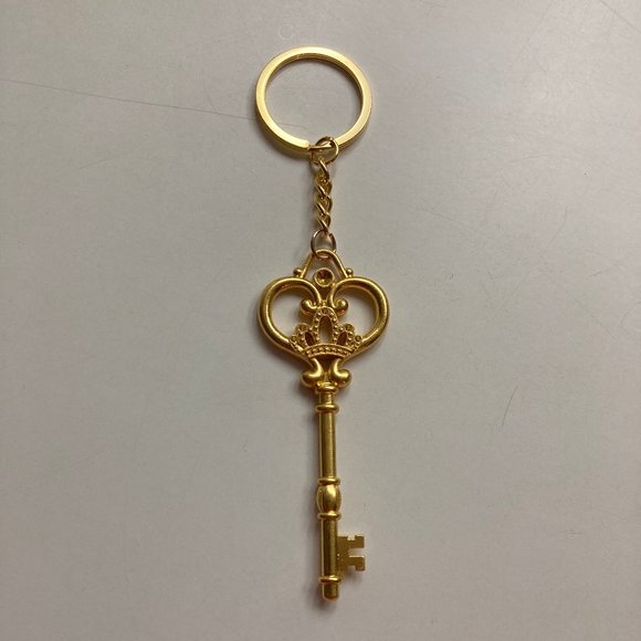 Vintage Skeleton Key Key Chain with a Crown Design - Picture 2 of 2